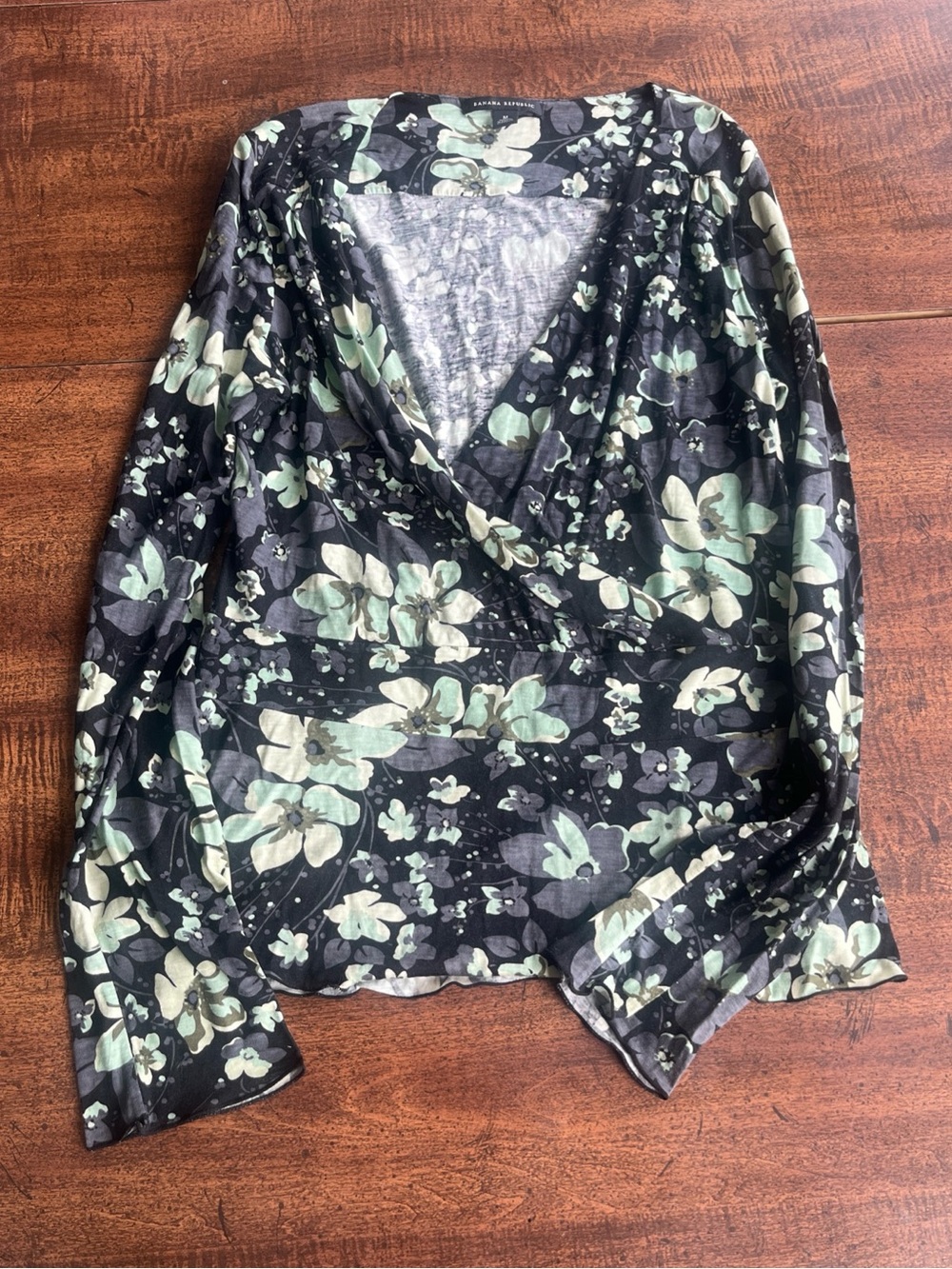 Banana Republic Floral Surplice Top Tencel Lyocell Long Sleeve Black Green Med